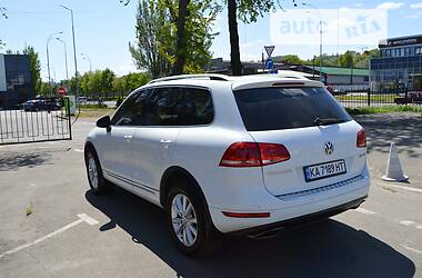 Внедорожник / Кроссовер Volkswagen Touareg 2012 в Киеве