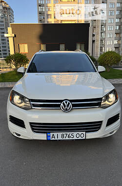 Внедорожник / Кроссовер Volkswagen Touareg 2011 в Киеве