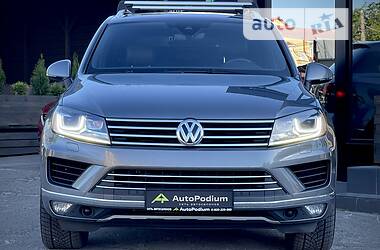 Внедорожник / Кроссовер Volkswagen Touareg 2016 в Киеве