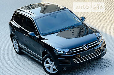 Внедорожник / Кроссовер Volkswagen Touareg 2014 в Одессе