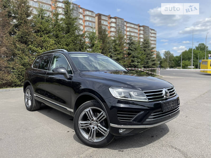 Внедорожник / Кроссовер Volkswagen Touareg 2015 в Тернополе