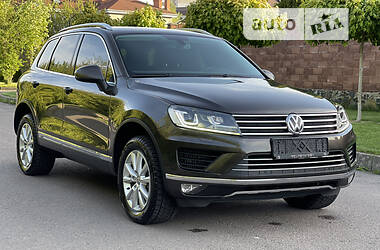 Внедорожник / Кроссовер Volkswagen Touareg 2016 в Ровно