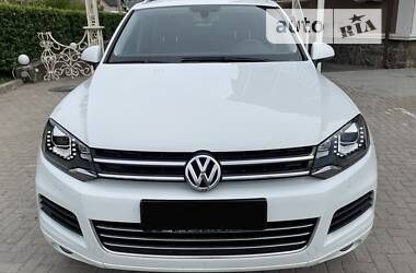 Позашляховик / Кросовер Volkswagen Touareg 2014 в Чернівцях