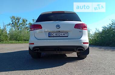 Внедорожник / Кроссовер Volkswagen Touareg 2012 в Львове