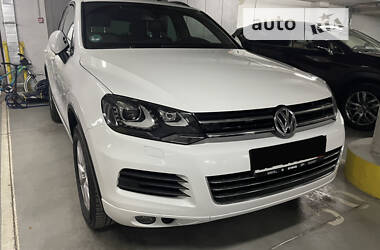 Внедорожник / Кроссовер Volkswagen Touareg 2013 в Виннице