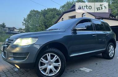 Позашляховик / Кросовер Volkswagen Touareg 2008 в Тячеві