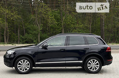 Внедорожник / Кроссовер Volkswagen Touareg 2012 в 