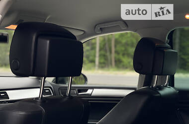 Внедорожник / Кроссовер Volkswagen Touareg 2012 в 