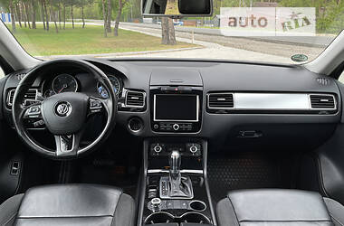 Внедорожник / Кроссовер Volkswagen Touareg 2012 в 