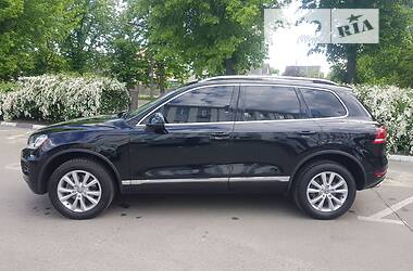 Внедорожник / Кроссовер Volkswagen Touareg 2013 в Броварах