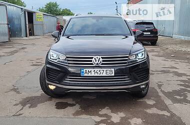 Внедорожник / Кроссовер Volkswagen Touareg 2015 в Житомире
