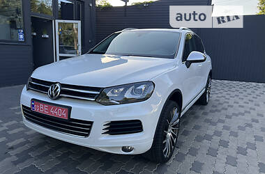 Внедорожник / Кроссовер Volkswagen Touareg 2012 в Черновцах