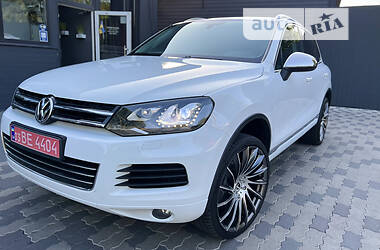 Внедорожник / Кроссовер Volkswagen Touareg 2012 в Черновцах