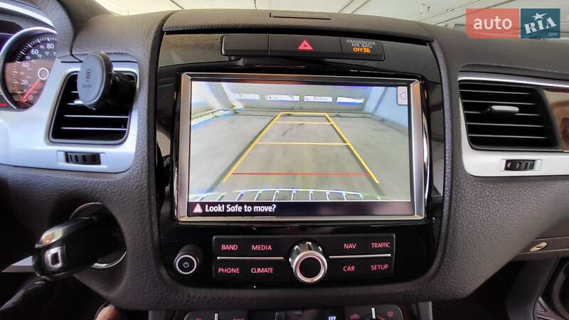 Внедорожник / Кроссовер Volkswagen Touareg 2012 в Киеве