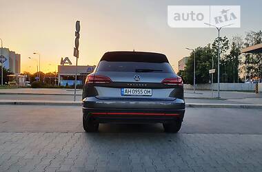 Внедорожник / Кроссовер Volkswagen Touareg 2021 в Киеве