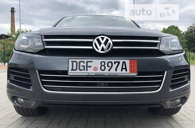 Позашляховик / Кросовер Volkswagen Touareg 2013 в Житомирі