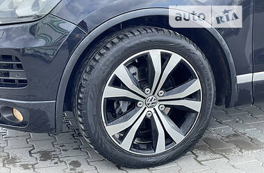 Внедорожник / Кроссовер Volkswagen Touareg 2012 в 