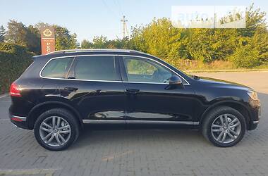 Внедорожник / Кроссовер Volkswagen Touareg 2014 в Черновцах