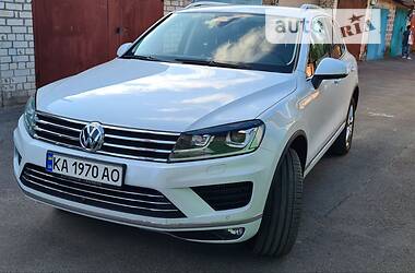 Внедорожник / Кроссовер Volkswagen Touareg 2015 в Киеве