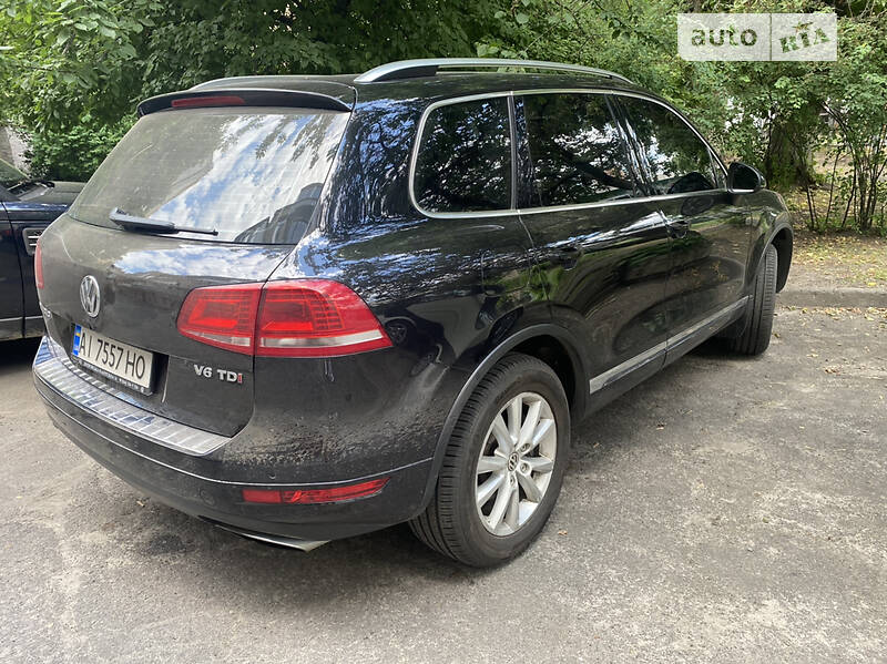 Позашляховик / Кросовер Volkswagen Touareg 2013 в Києві