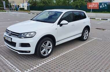 Позашляховик / Кросовер Volkswagen Touareg 2013 в 