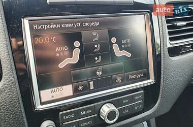 Позашляховик / Кросовер Volkswagen Touareg 2013 в 