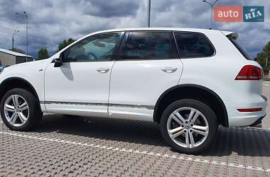 Позашляховик / Кросовер Volkswagen Touareg 2013 в 