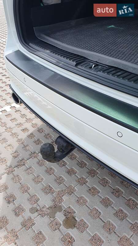 Внедорожник / Кроссовер Volkswagen Touareg 2013 в Киеве