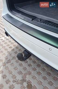 Позашляховик / Кросовер Volkswagen Touareg 2013 в 