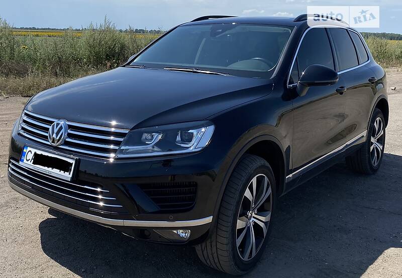 Позашляховик / Кросовер Volkswagen Touareg 2016 в Умані