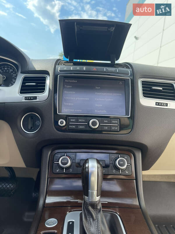 Внедорожник / Кроссовер Volkswagen Touareg 2015 в Киеве фото 46 Внедорожник / Кроссовер Volkswagen Touareg 2015 в Киеве