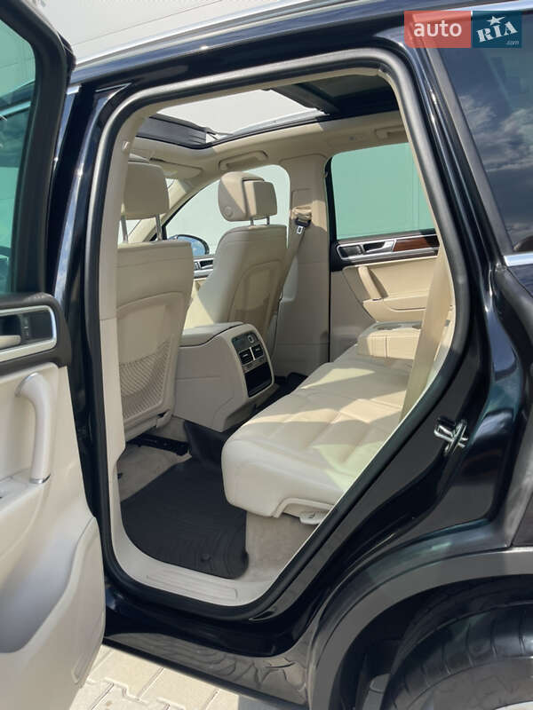 Внедорожник / Кроссовер Volkswagen Touareg 2015 в Киеве фото 59 Внедорожник / Кроссовер Volkswagen Touareg 2015 в Киеве
