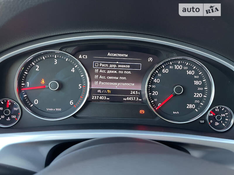 Позашляховик / Кросовер Volkswagen Touareg 2014 в Луцьку