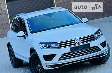 Внедорожник / Кроссовер Volkswagen Touareg 2016 в Одессе