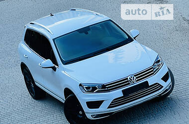 Внедорожник / Кроссовер Volkswagen Touareg 2016 в Одессе