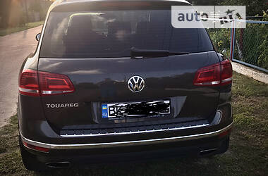 Позашляховик / Кросовер Volkswagen Touareg 2016 в Рівному