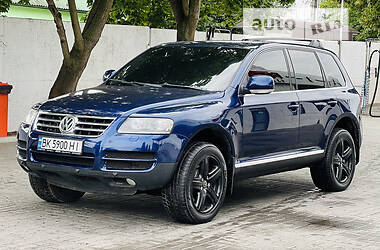 Позашляховик / Кросовер Volkswagen Touareg 2005 в Рівному