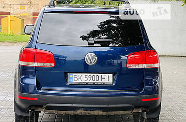 Позашляховик / Кросовер Volkswagen Touareg 2005 в Рівному