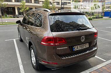 Позашляховик / Кросовер Volkswagen Touareg 2013 в 