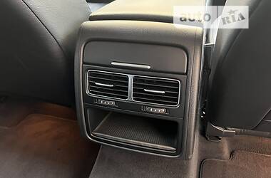Позашляховик / Кросовер Volkswagen Touareg 2013 в 