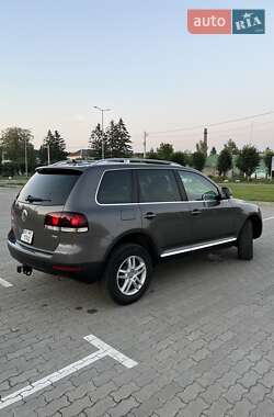 Внедорожник / Кроссовер Volkswagen Touareg 2009 в Бродах