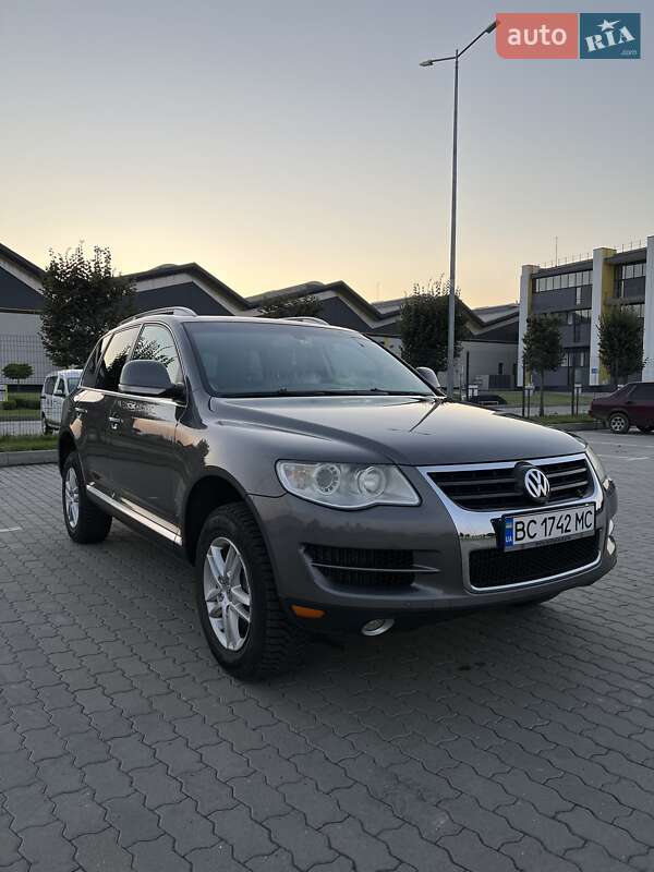 Позашляховик / Кросовер Volkswagen Touareg 2009 в Бродах