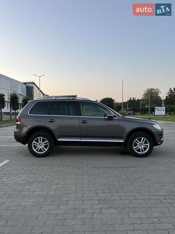 Позашляховик / Кросовер Volkswagen Touareg 2009 в Бродах