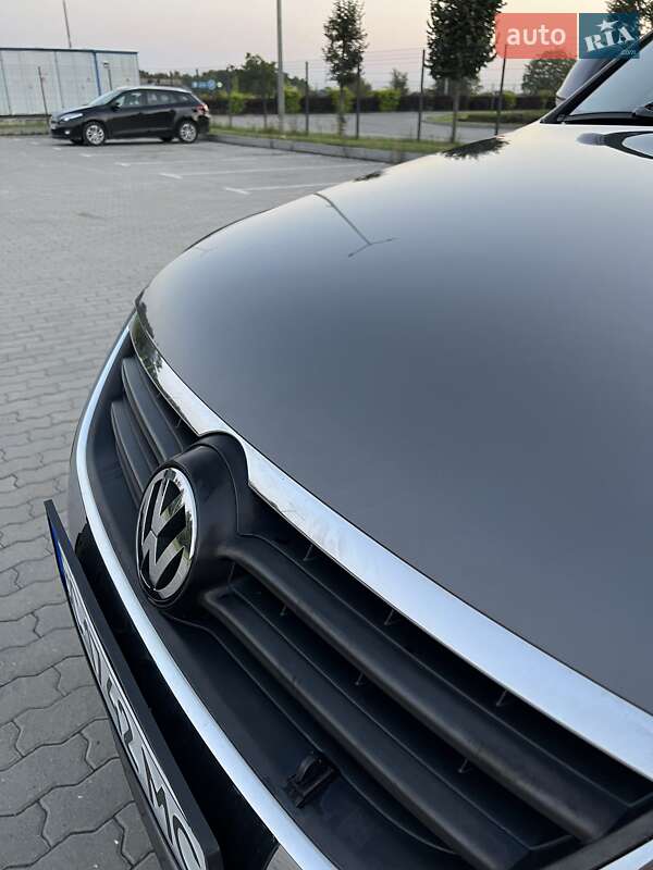 Позашляховик / Кросовер Volkswagen Touareg 2009 в Бродах