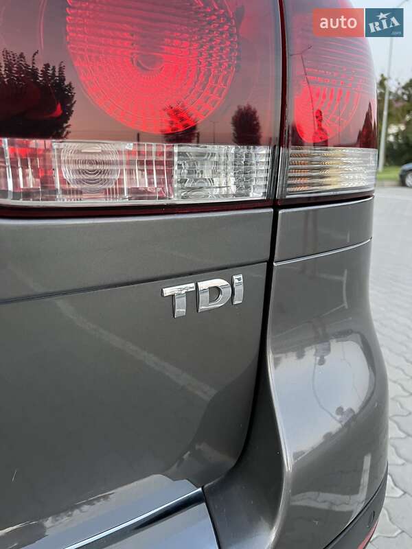 Позашляховик / Кросовер Volkswagen Touareg 2009 в Бродах