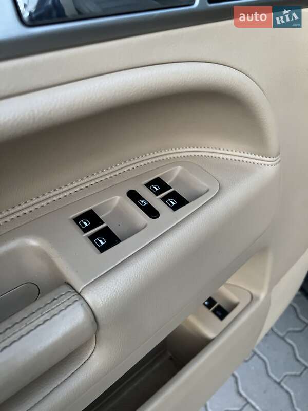 Позашляховик / Кросовер Volkswagen Touareg 2009 в Бродах