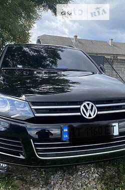 Позашляховик / Кросовер Volkswagen Touareg 2011 в Городенці