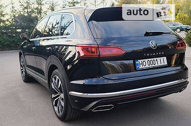 Внедорожник / Кроссовер Volkswagen Touareg 2021 в 