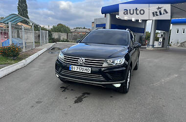 Внедорожник / Кроссовер Volkswagen Touareg 2016 в Лубнах