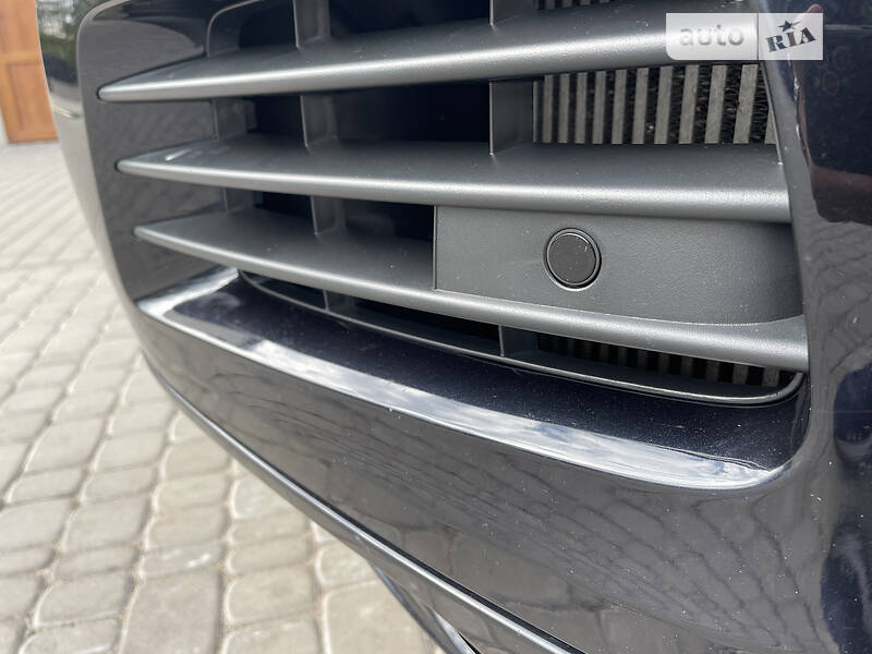 Внедорожник / Кроссовер Volkswagen Touareg 2010 в Бердичеве